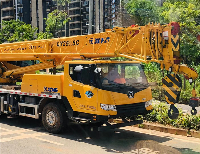 鲁甸县大件设备吊装租赁吊车