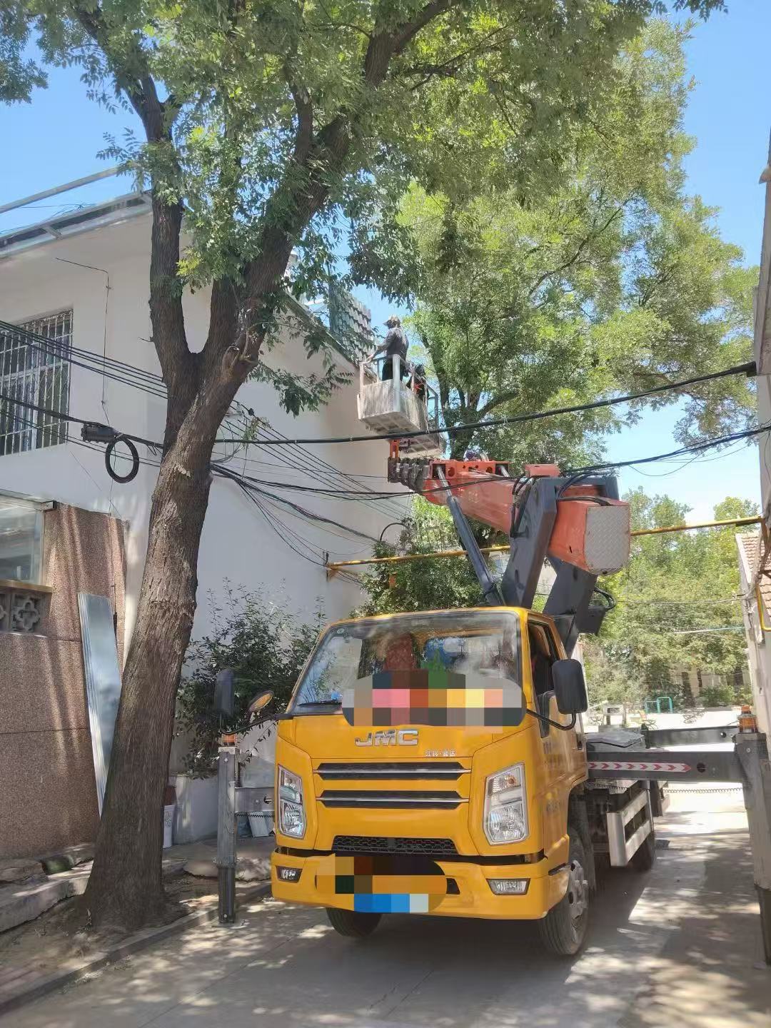 鲁甸县高空作业车能吊装重物吗？最大承载多少公斤？