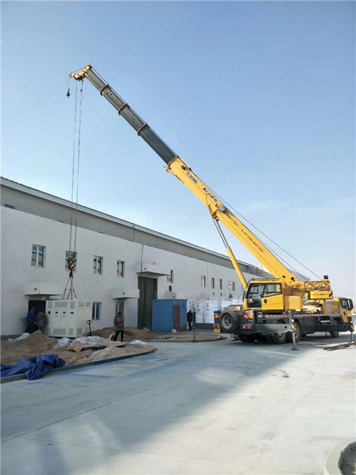 鲁甸县“超载就喊停”—— 吊车的 “重量保镖” 技术