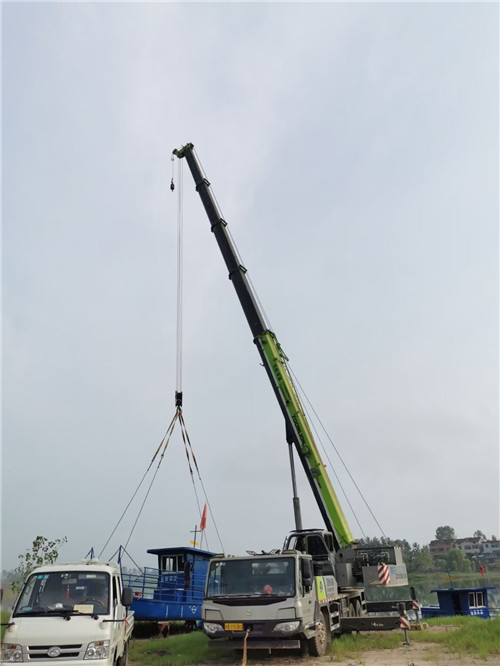 鲁甸县桥梁建设吊装案例